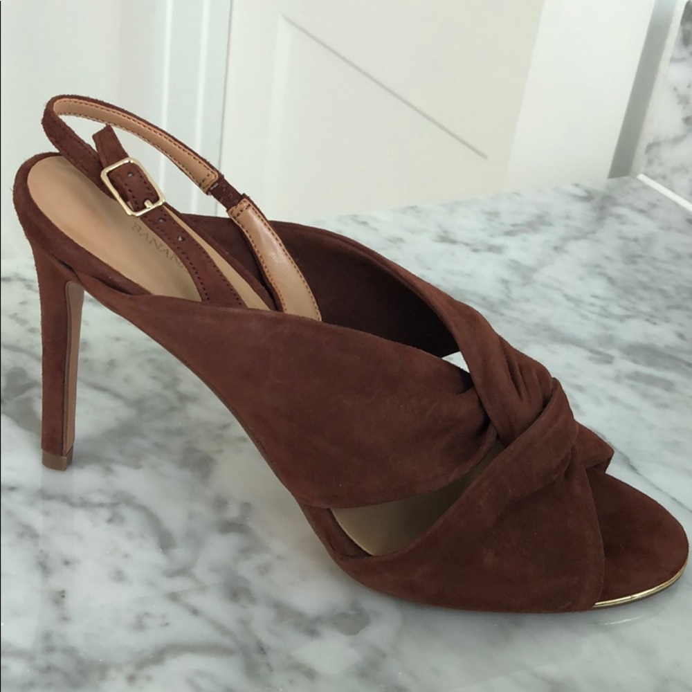Banana Republic NIB brown suede sandals 7.5